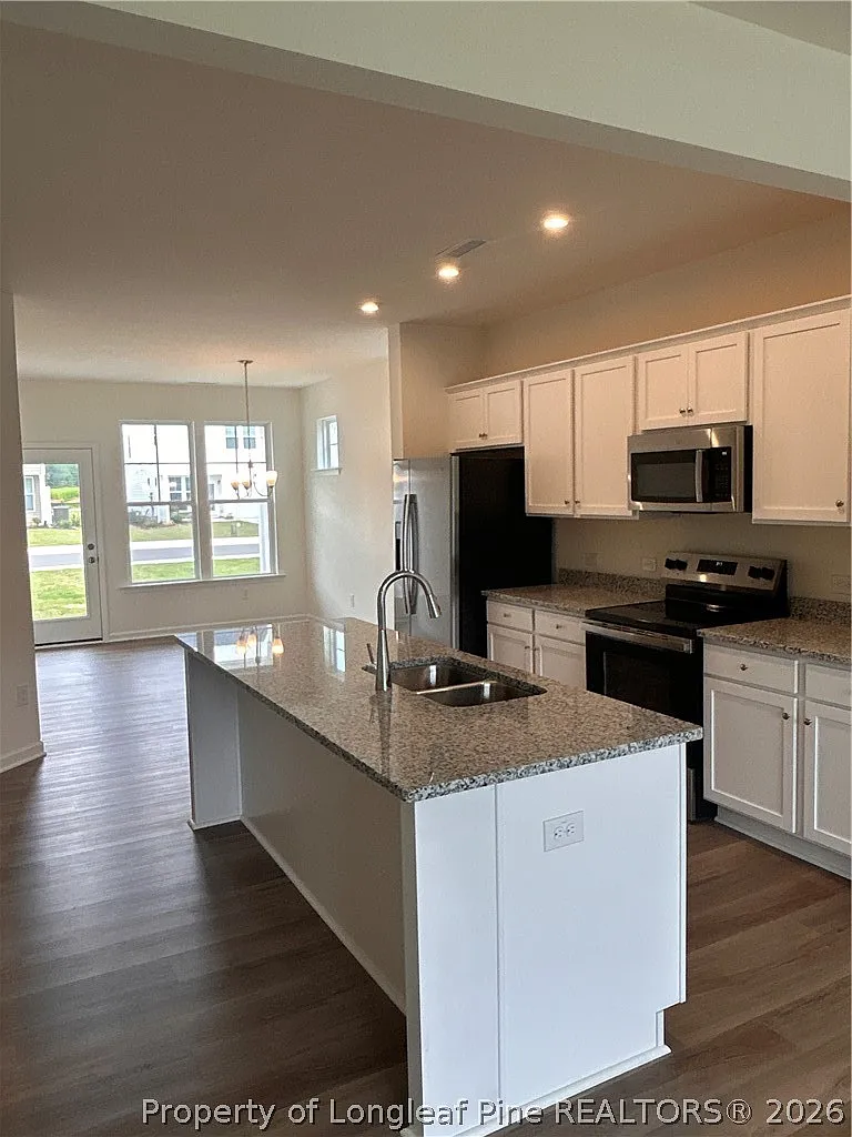 3 bed, 2.5 bath, 1801 sqft, $1,700 — Photo 3