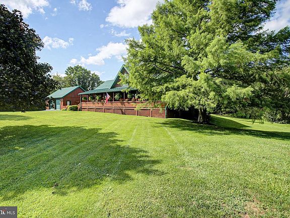 5th image of 906 Pine Stump Rd