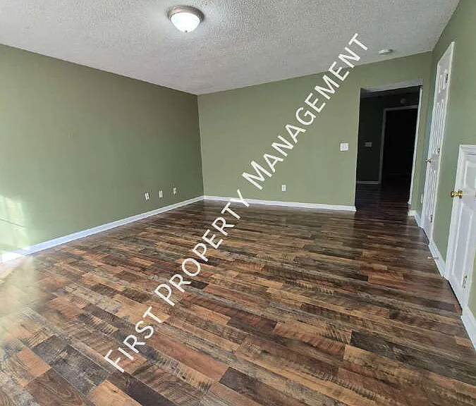 3151 Willow Springs Dr NE — Photo 2