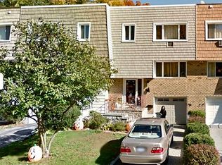 1104 Stonegate Rd, Shrub Oak, NY 10588