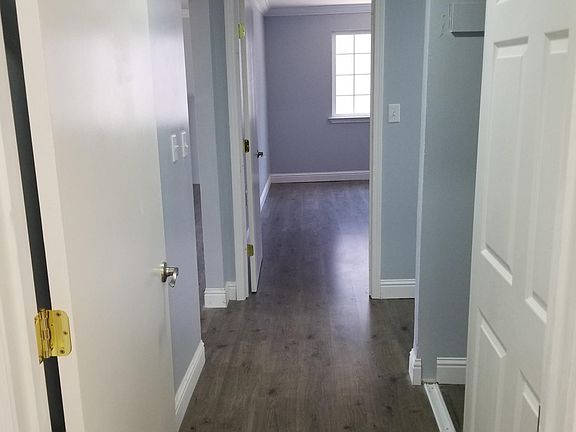 5th image of 7849 N Moreland St