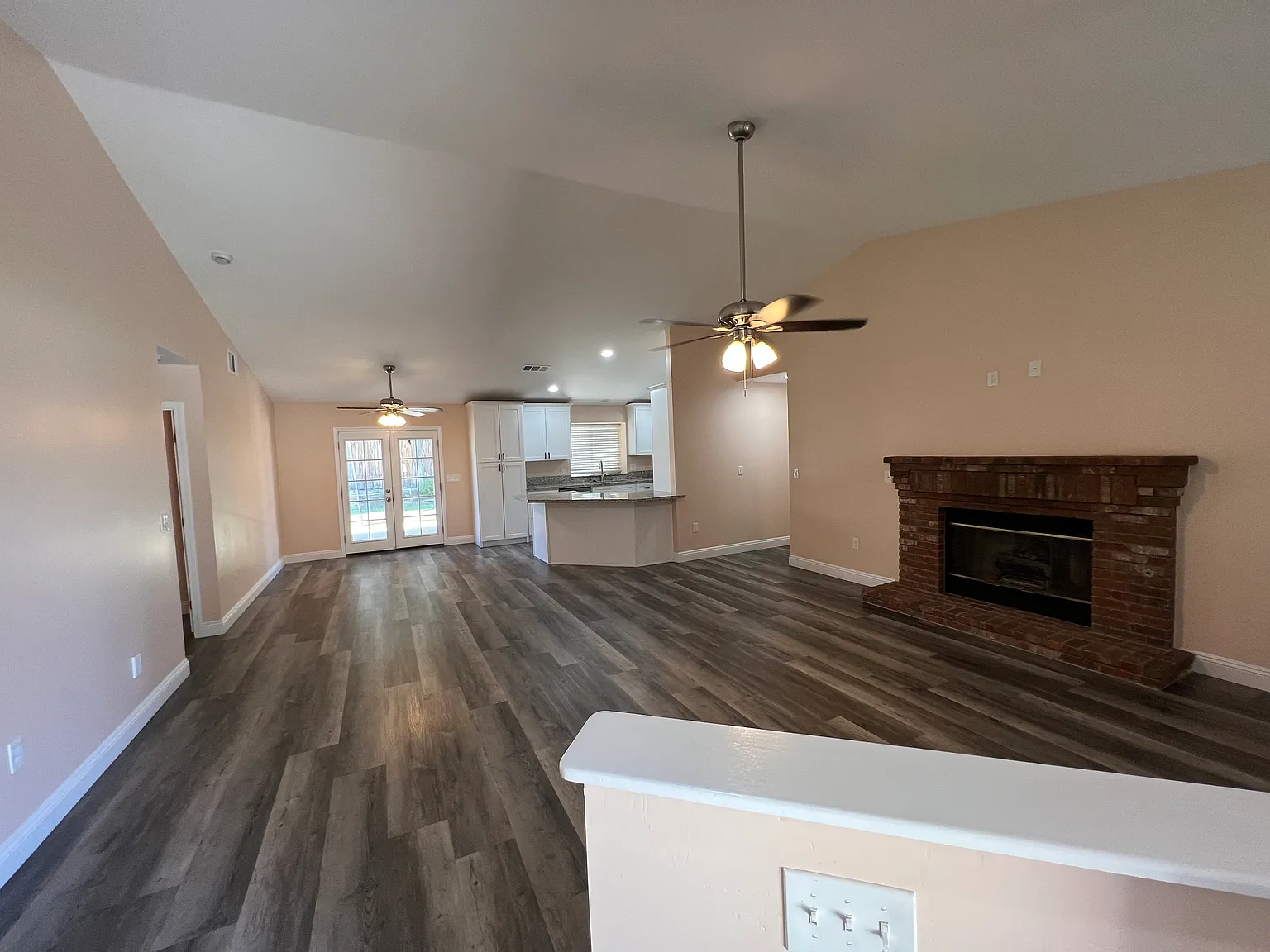 3 bed, 1649 sqft, $2,300 — Photo 3