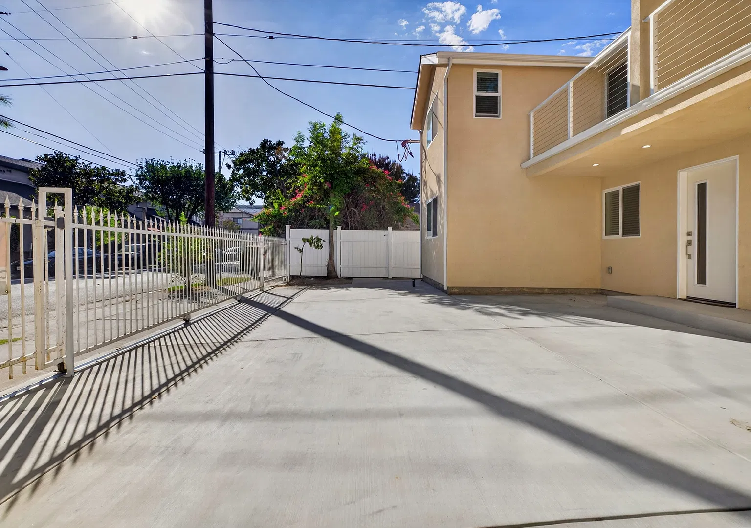 735 S Louise St — Photo 3