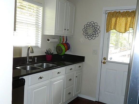 3rd image of 142 Melvina Dr