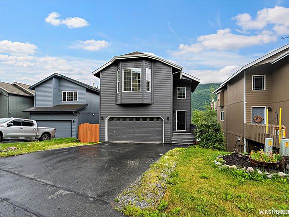 2nd image of 20682 Mountainside Dr