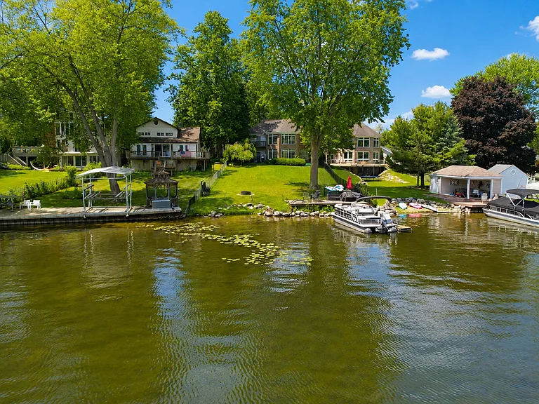 4156 Lamont Dr — Photo 39
