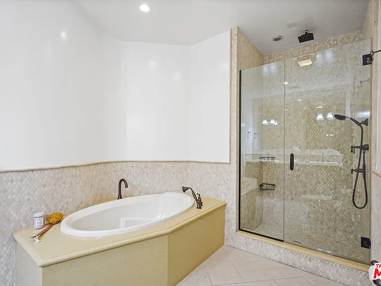 420 S Hamel Rd #Penthouse 1 — Photo 26