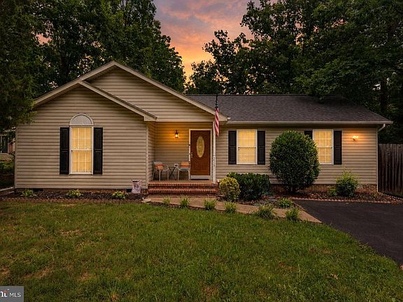 2nd image of 216 Fairfax Ln