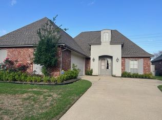 8956 Foxgate Dr, Baton Rouge, LA 70809