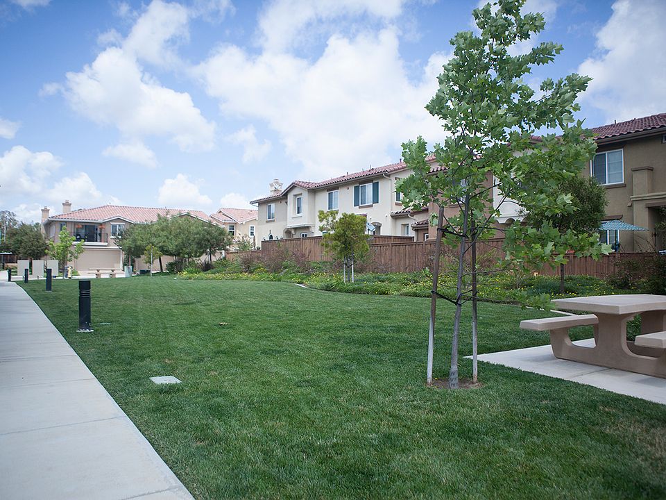 2nd image of 1372 Isabella Way