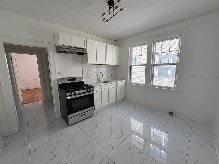 105 N 15th St #1R — Photo 1
