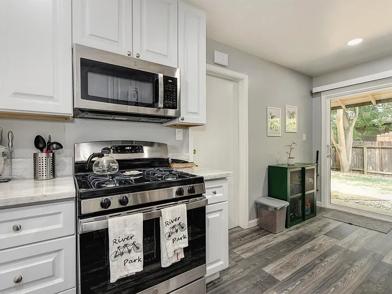 5433 Carlson Dr #5433 — Photo 8