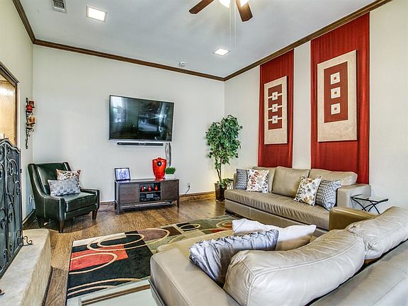4th image of 2225 Woodcreek #B