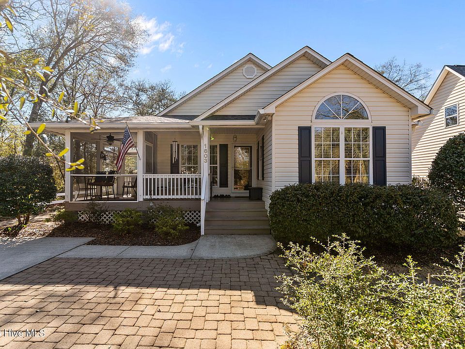 1st image of 1603 W Oak Island Drive