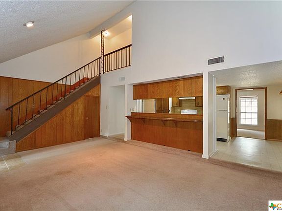 2nd image of 1102 Cedar Oaks Ln