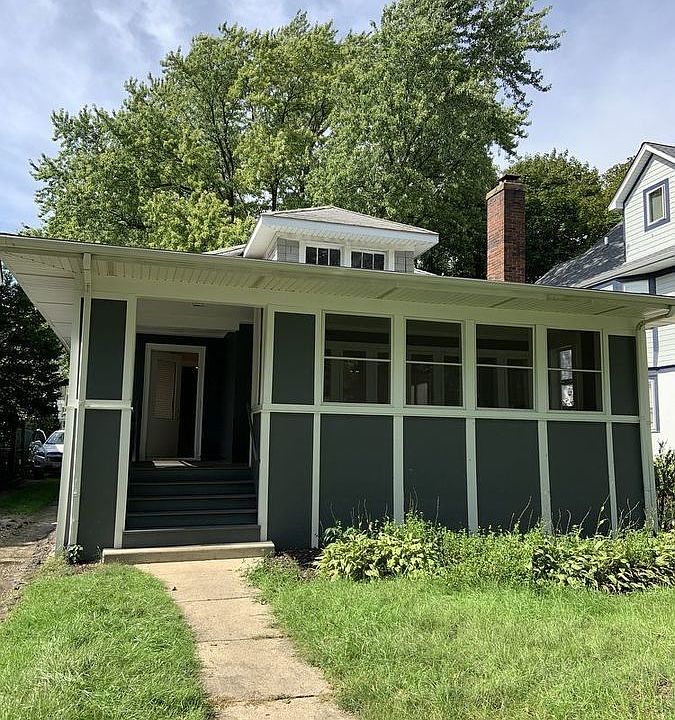 1st image of 112 S Stone Ave