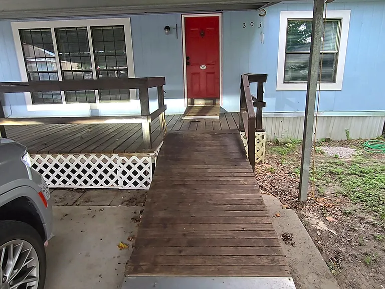 203 Iowa St — Photo 30