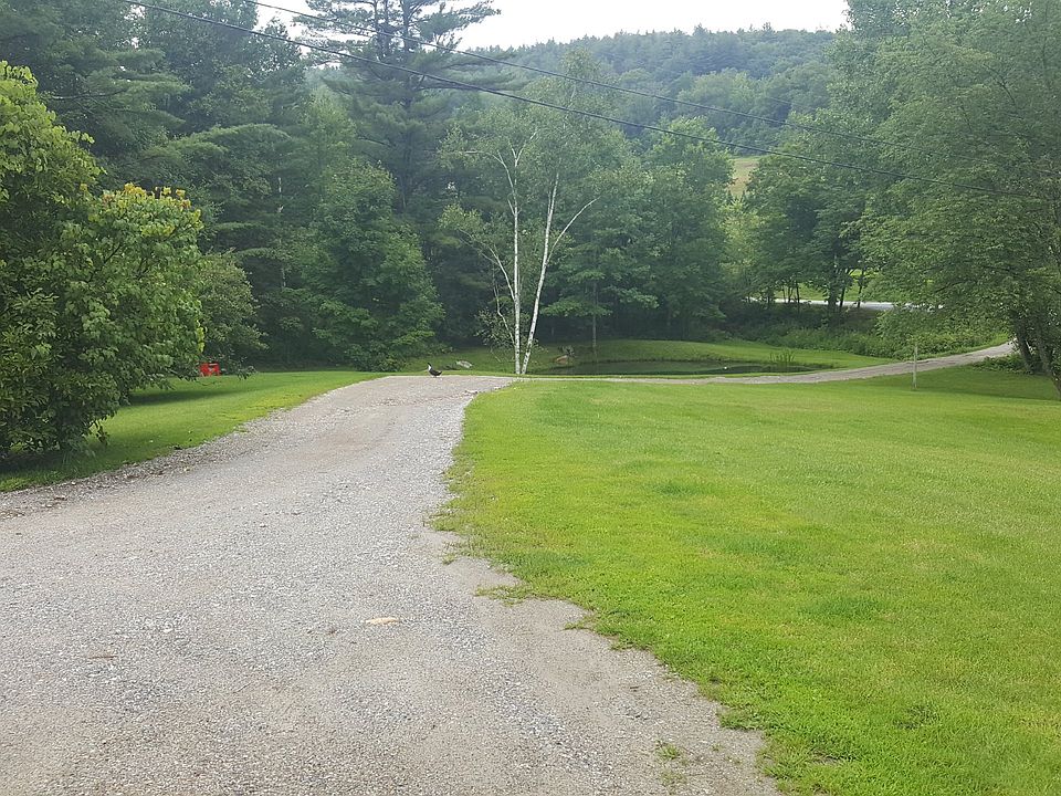2nd image of 1685 Scottsville Rd