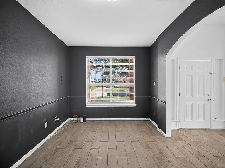 308 Keswick Ln — Photo 5