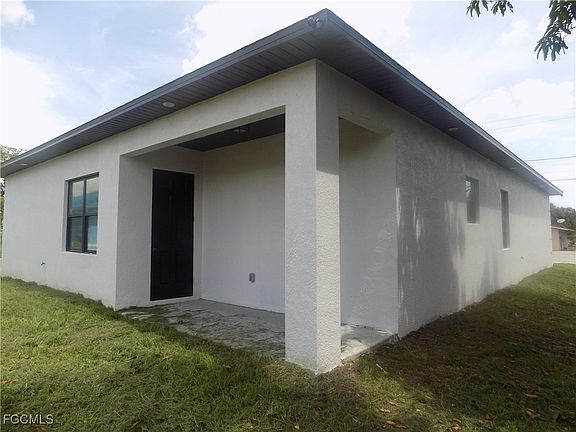 4th image of 2992 Douglas Ave