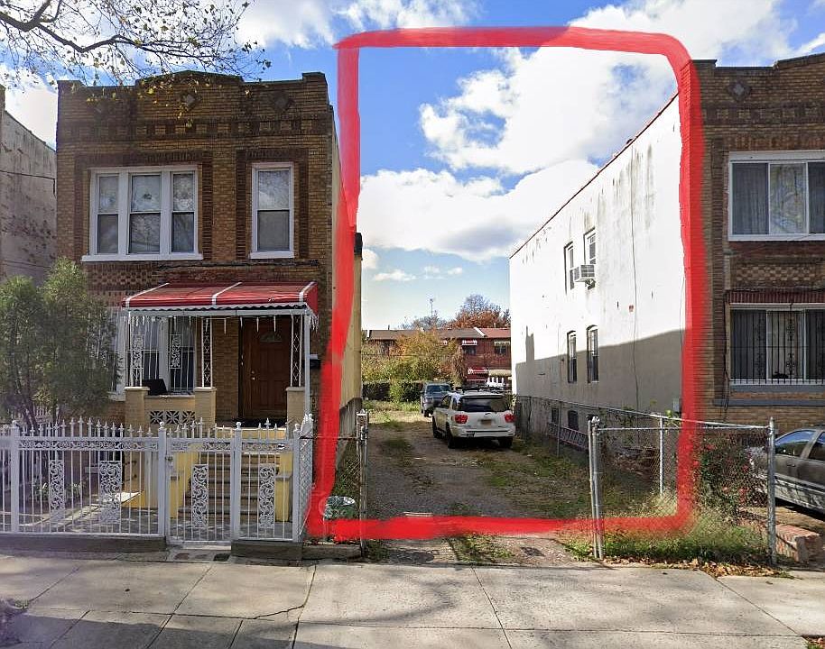 2nd image of 520 Thatford Ave