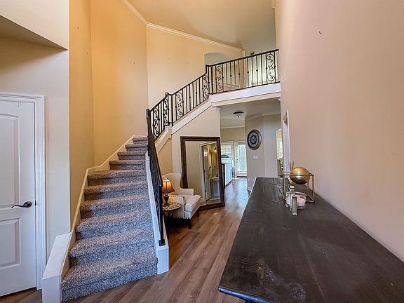 3rd image of 370 Running Brook Ln