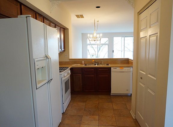3rd image of 8293 Sweetwater Ct