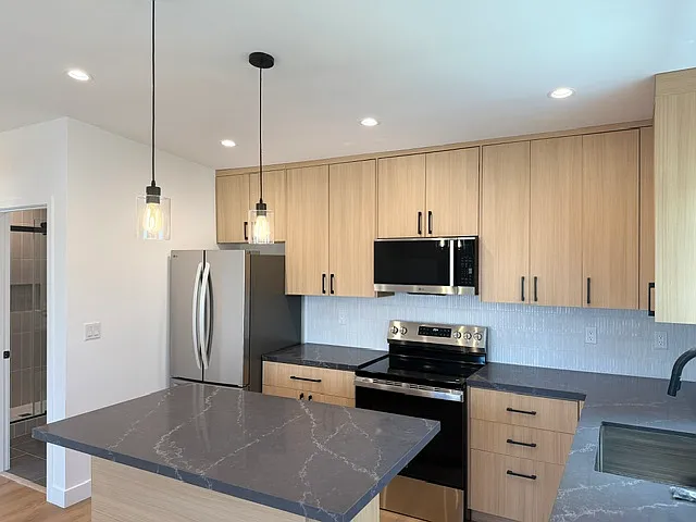 105 E El Portal #H — Photo 11