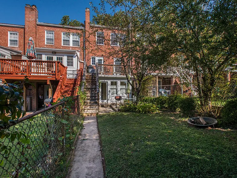 3614 Whitehaven Pkwy NW — Photo 20