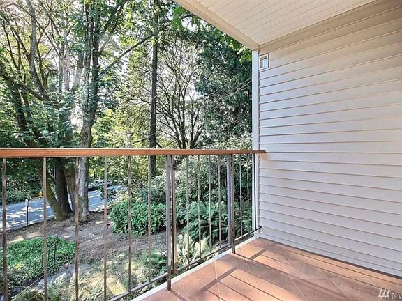 3rd image of 11825 Glendale Way S