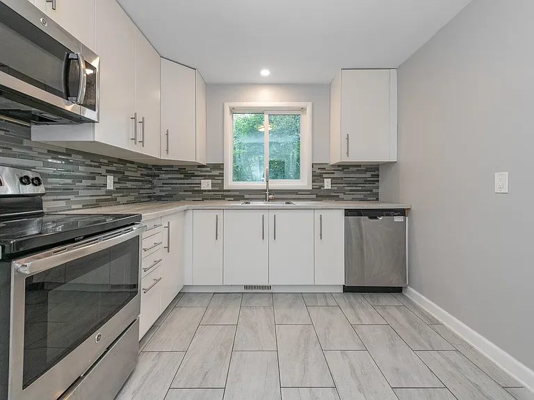 2344 Midway Ave #A — Photo 13
