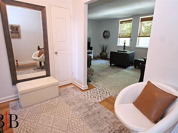 5th image of 2026 Pearson St #69B