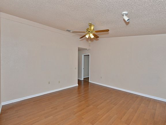 3rd image of 2811 Lake Crystal St