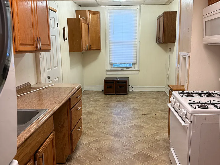 173 Hawley St #2 — Photo 10