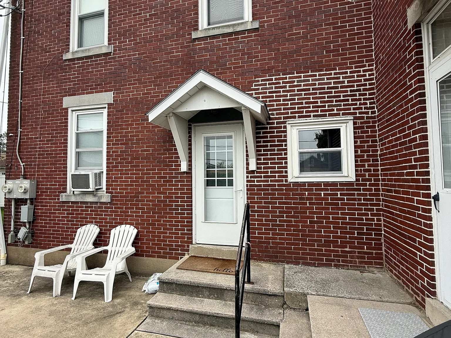 2 bed, 700 sqft, $1,200 — Photo 2