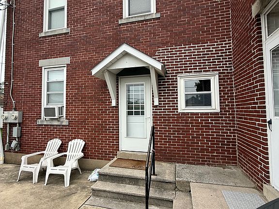 Separate entrance for apartment off shared patio.