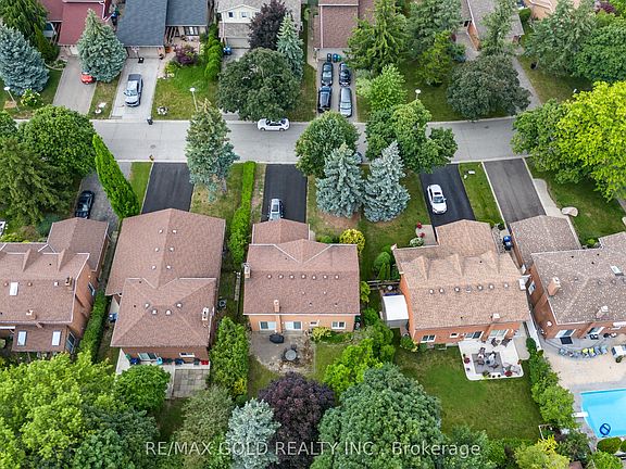 4th image of 48 Maidstone Cres