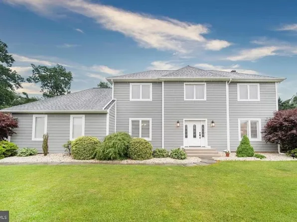 22 Marker Dr, Wilmington, DE 19810