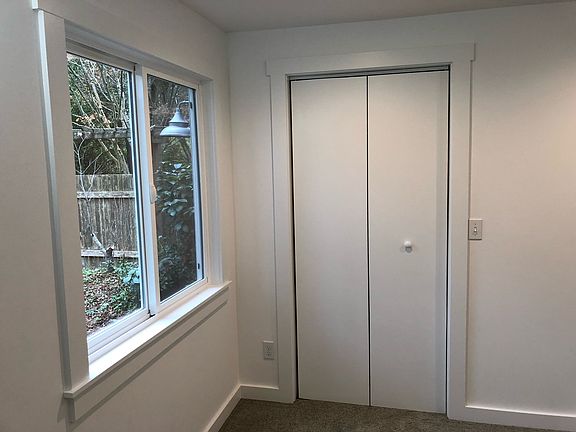 2nd image of 13868 Sunrise Dr NE