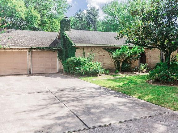 3rd image of 2111 Briargreen Dr