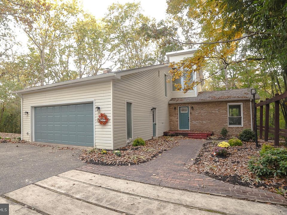 1st image of 22520 Armstrong Dr