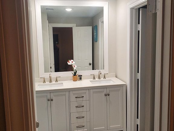 4th image of 2126 Cove Park Dr