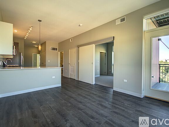 3rd image of 851 W Grand Ave #506W