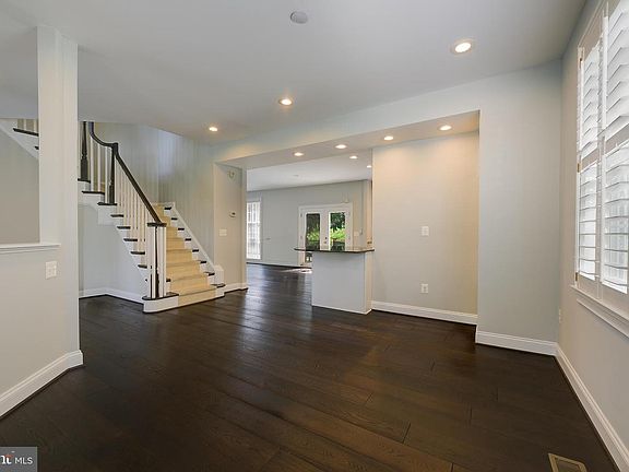 5th image of 6905 Wimbledon Ct