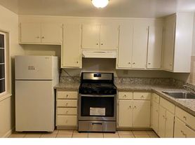 1736 E 24th St, Oakland, CA