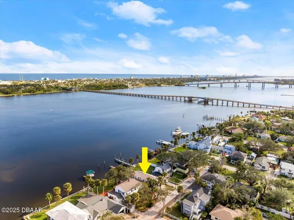 243 Lexington Dr, Daytona Beach, FL 32114