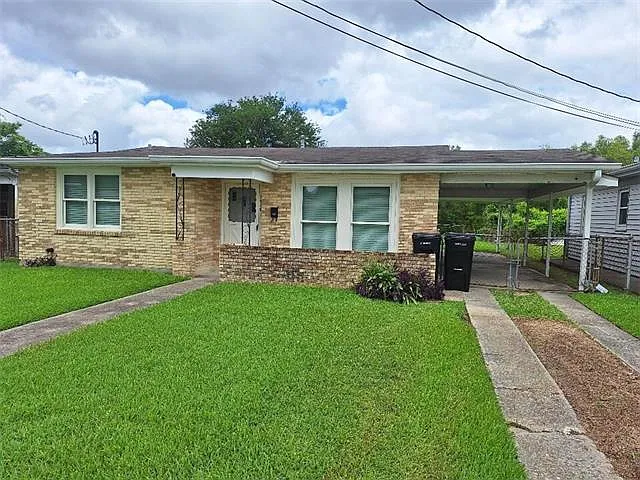 1719 Pace Blvd — Photo 1