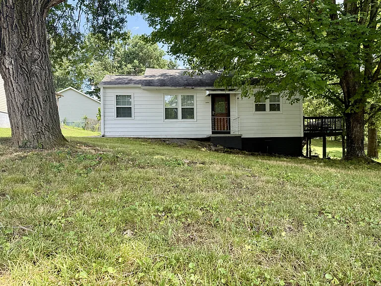 1606 Tuckaleechee Pike — Photo 3