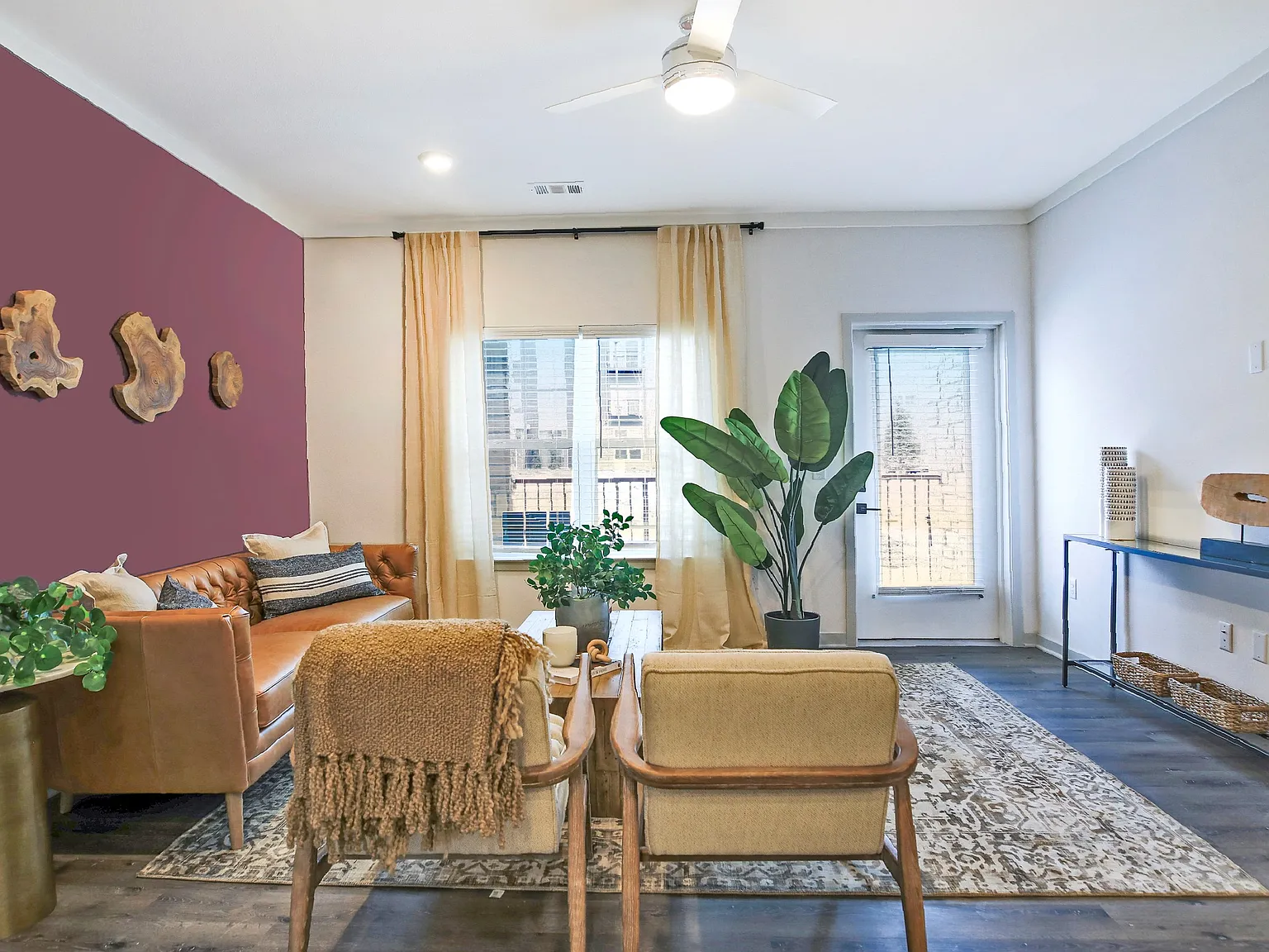 Livery Modern Apartments — Photo 4