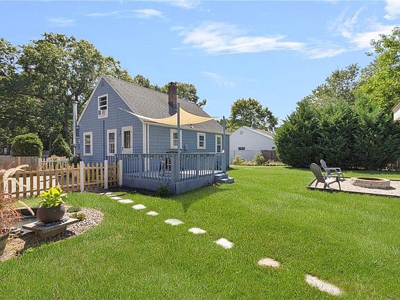 4th image of 161 Carolyn St